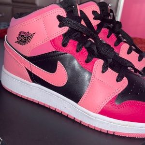Authentic Air Jordan 1 mid, coral chalk pink